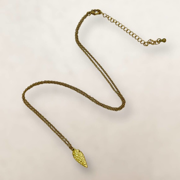 Hammered Metal Arrowhead Pendant Necklace Gold-Tone Boho Festival Minimalist - Picture 5 of 5